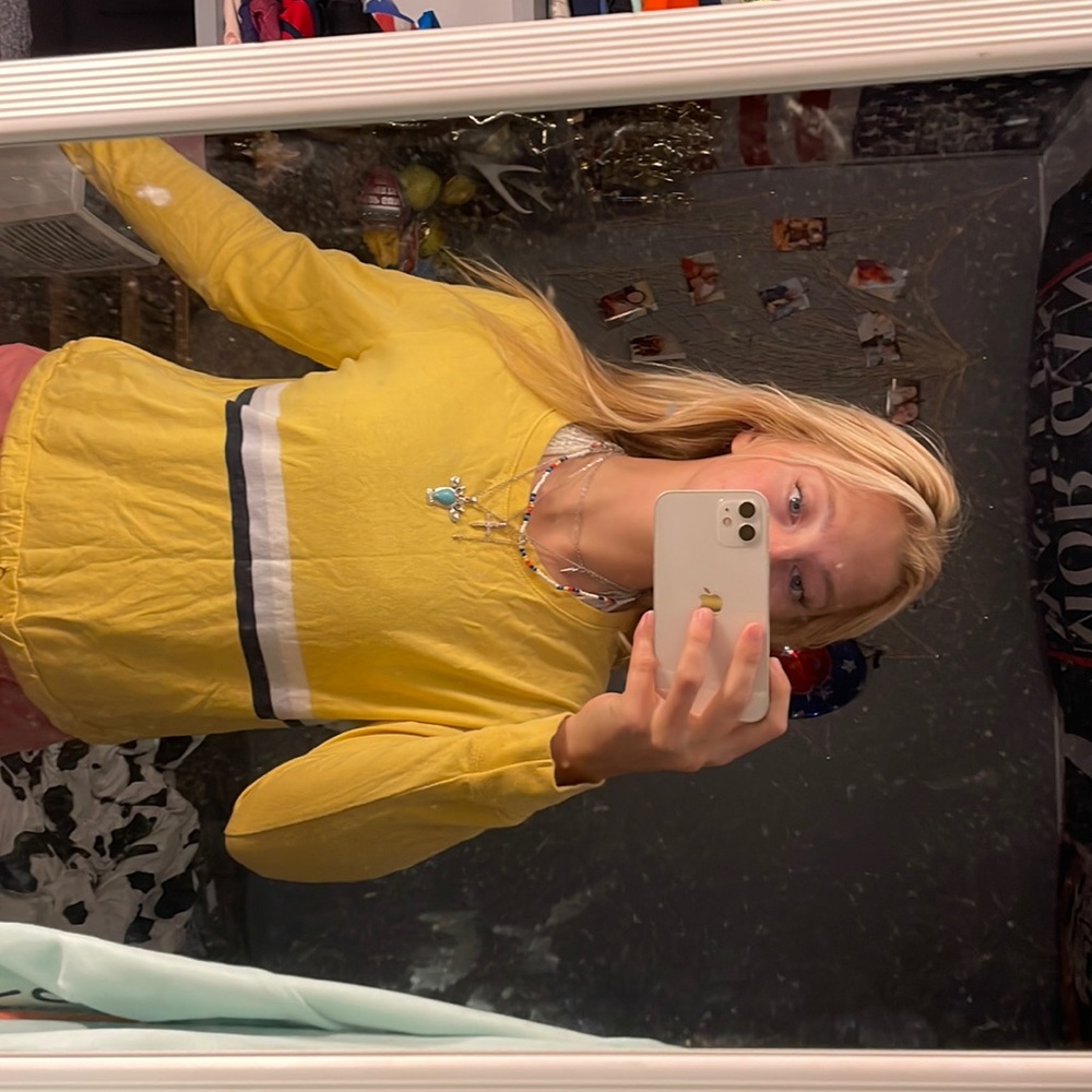 Mustard yellow hollister top